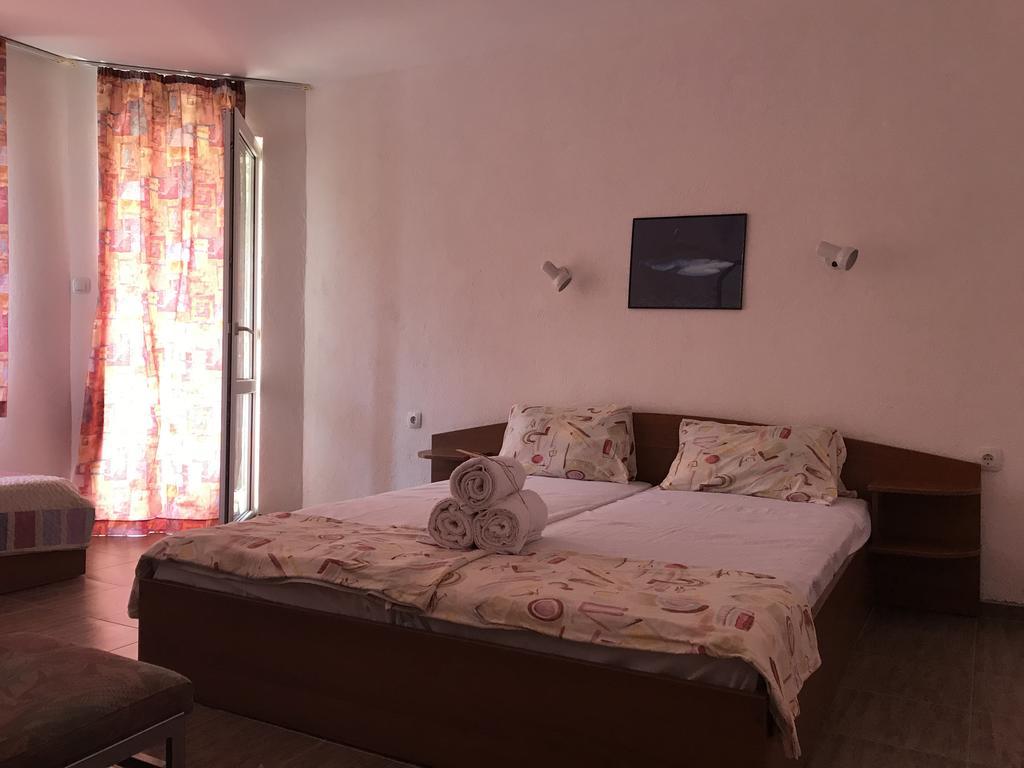 Guest House Villa Rose Primorsko Bagian luar foto